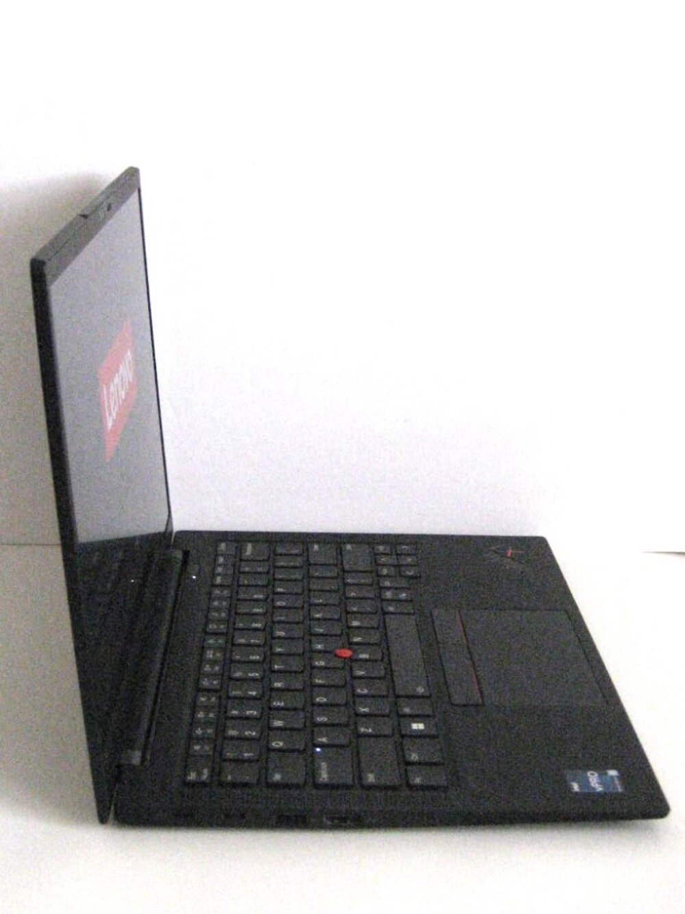 Lenovo ThinkPad X1 Carbon Gen 11 14", 1TB SSD 32GB, i7 13th Gen, Touch w/Charger - Picture 4 of 13